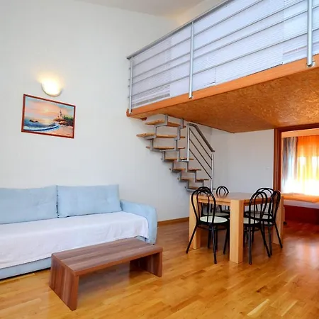 아파트 A7 - Apt With 2 Balconies 5 Min Walking To Beach 포드스트라나