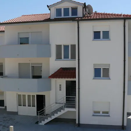 아파트 A7 - Apt With 2 Balconies 5 Min Walking To Beach *